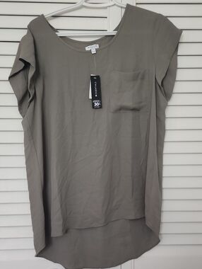 Essentials Women's Taupe Short Sleeve Pocket Tunic